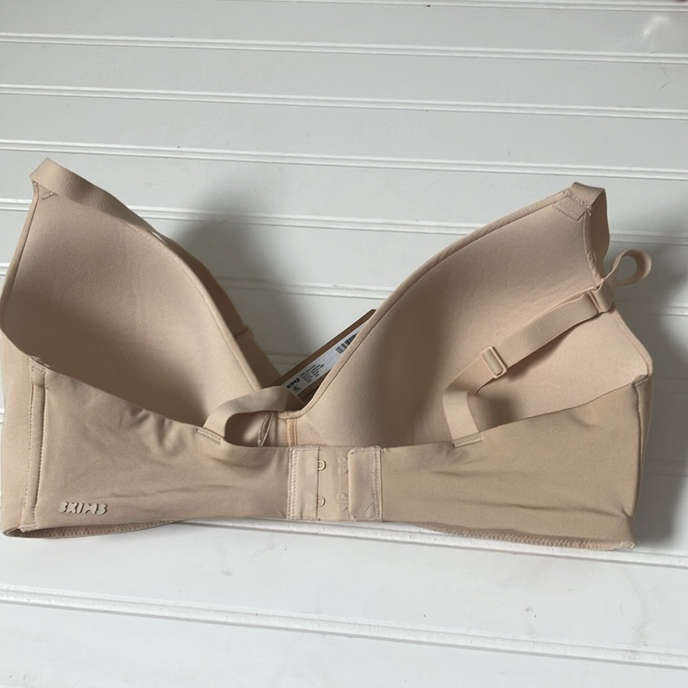 SKIMS Wireless Form Lightly Lined Bra | Color: sand/36D - Picture 5 of 7